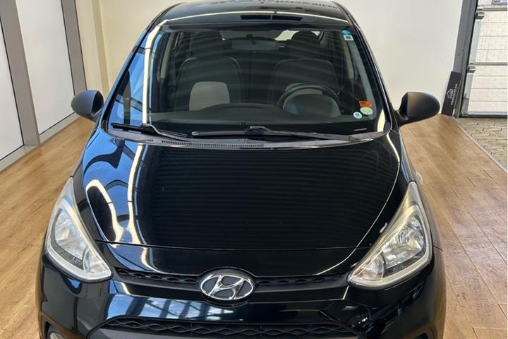 Sort Hyundai i10 fra 2014