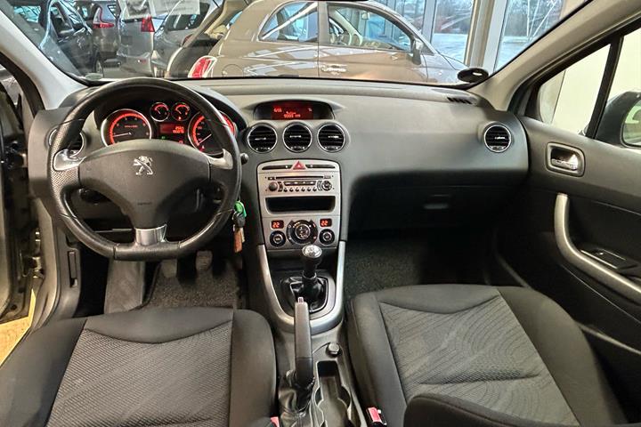 Brun Peugeot 308 fra 2012