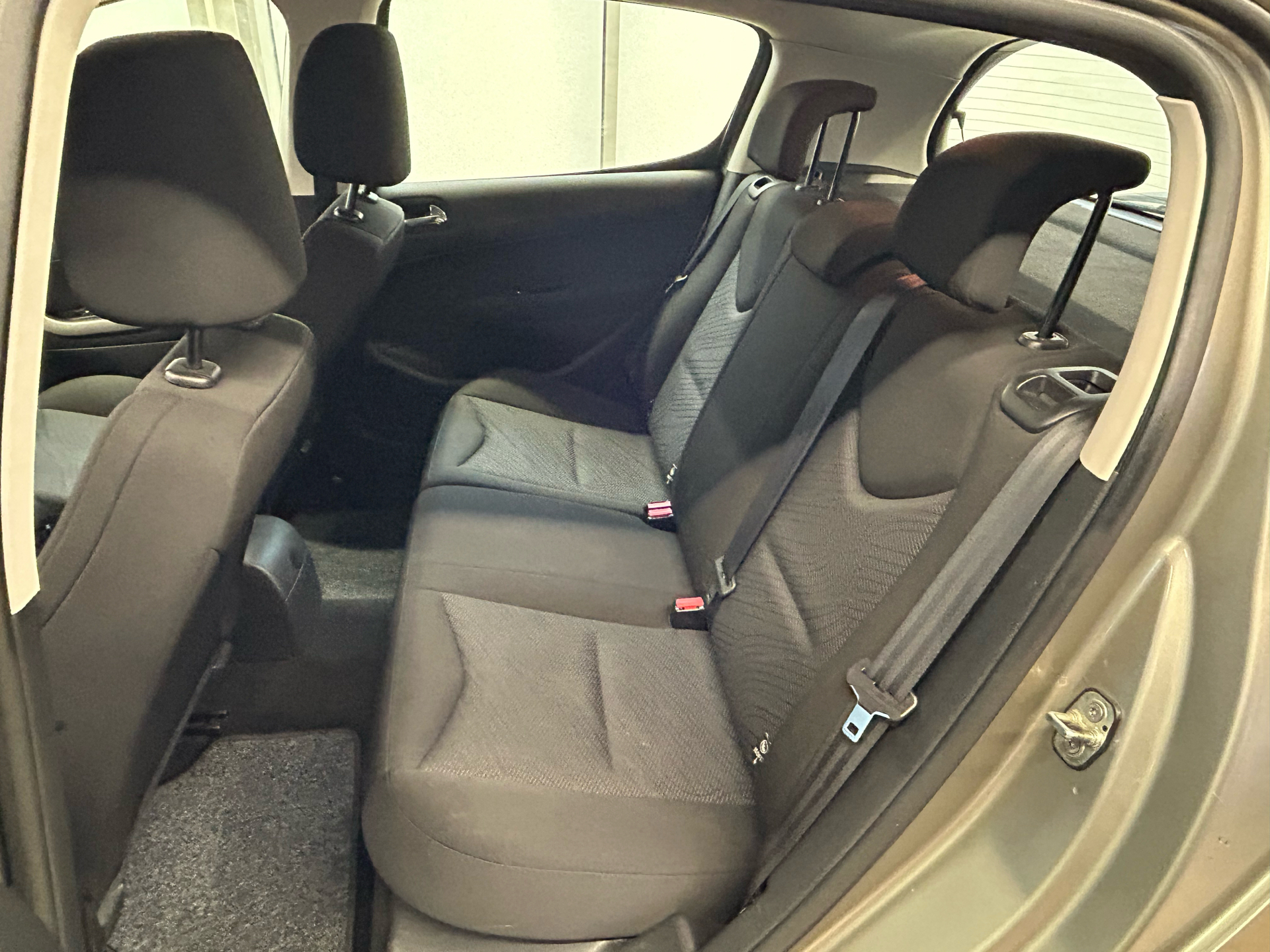 Brun Peugeot 308 fra 2012