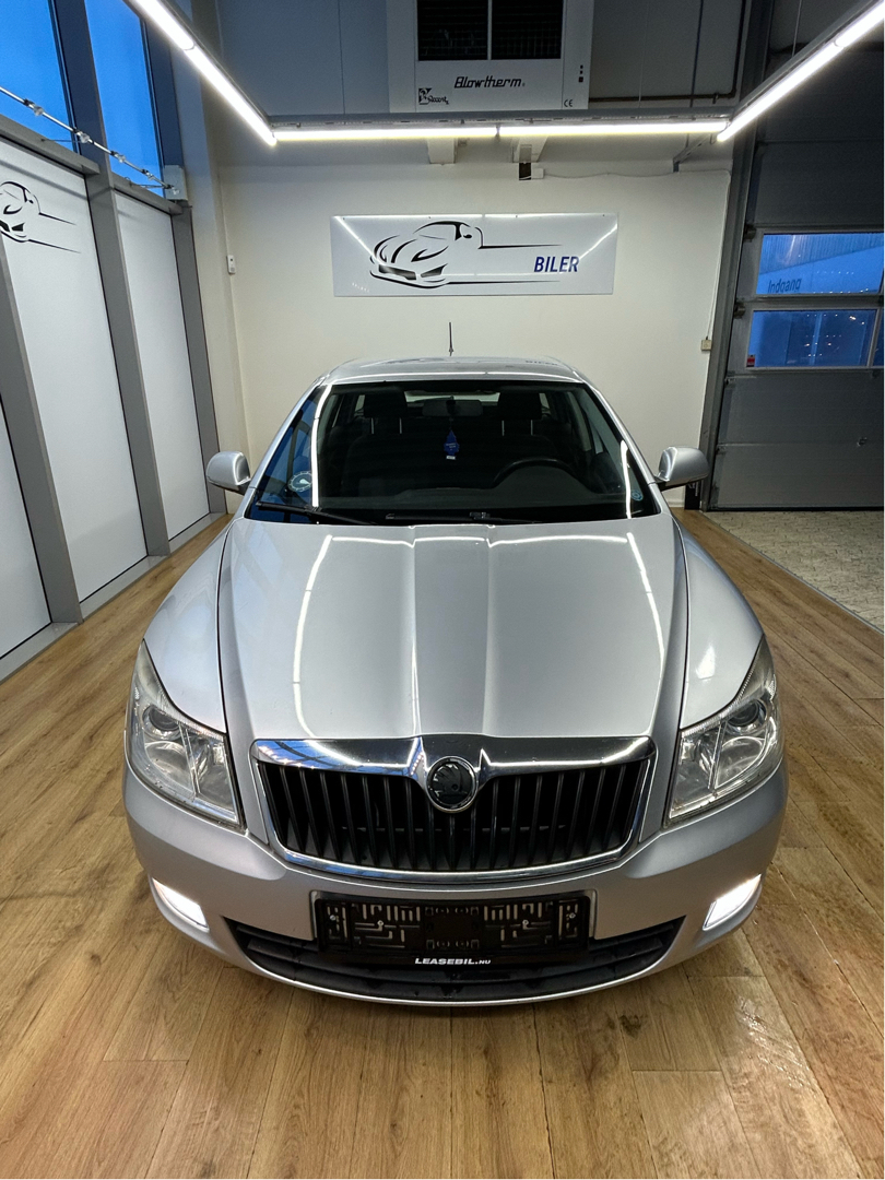 Skoda Octavia 1,6 Combi Commonrail DPF Elegance 105HK Stc