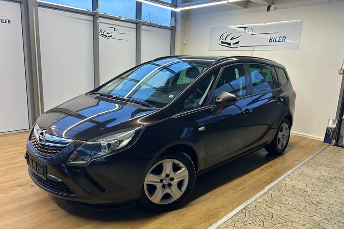 Brun Opel Zafira fra 2012
