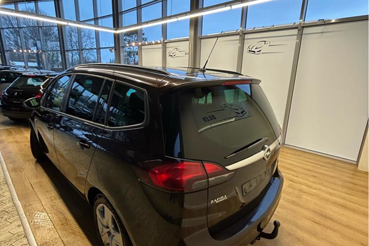 Brun Opel Zafira fra 2012