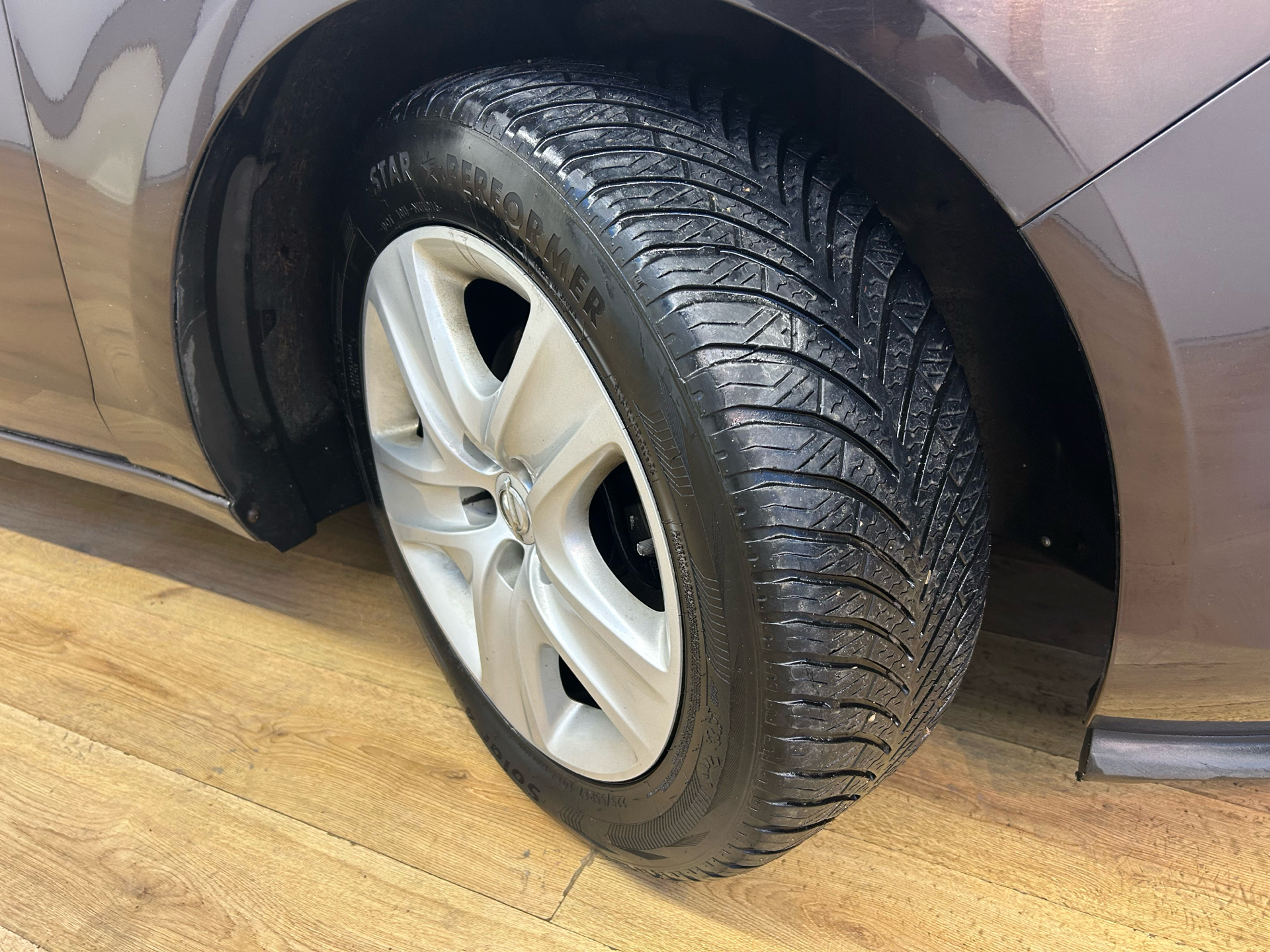 Brun Opel Zafira fra 2012