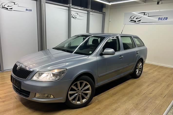 Blå Skoda Octavia fra 2010
