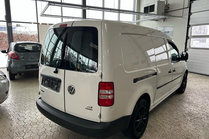 Hvid VW Caddy Maxi fra 2013