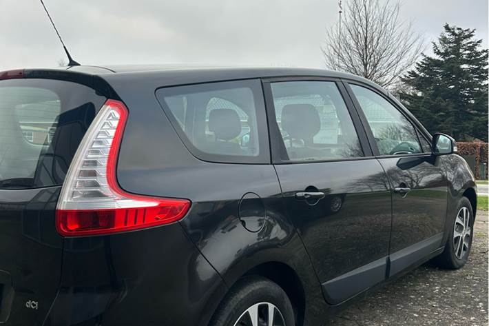 Sort Renault Grand Scénic fra 2010