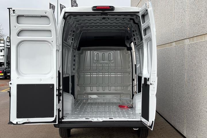 Hvid Fiat E-Ducato fra 2026