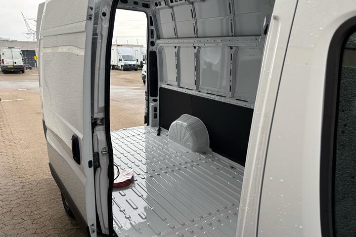 Hvid Fiat E-Ducato fra 2026