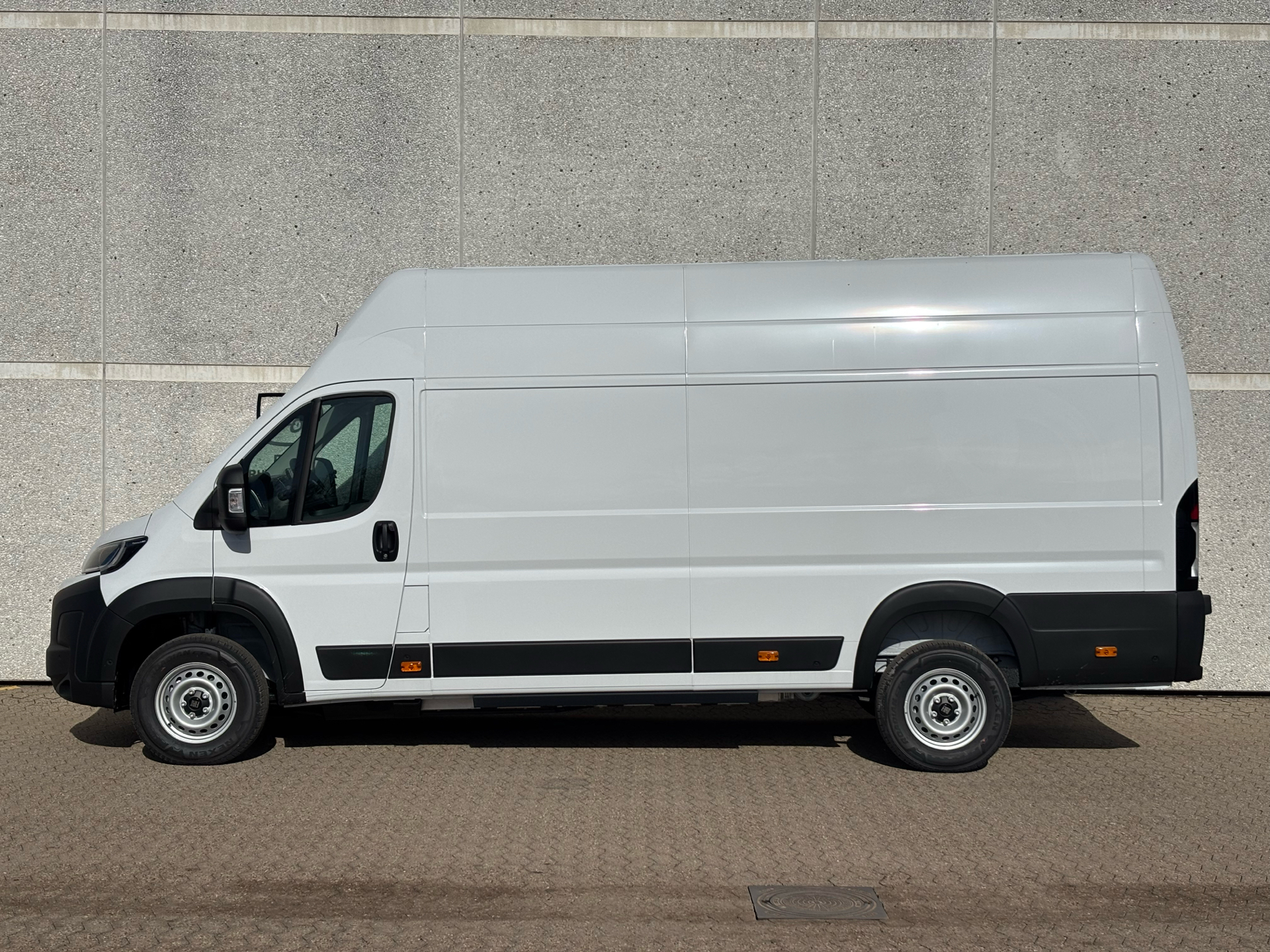 Fiat E-Ducato 42M L4H3 EL Pro 279HK Van Aut.