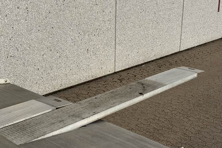 Hvid Ford Transit fra 2019