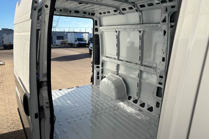 Hvid Fiat Ducato fra 2026