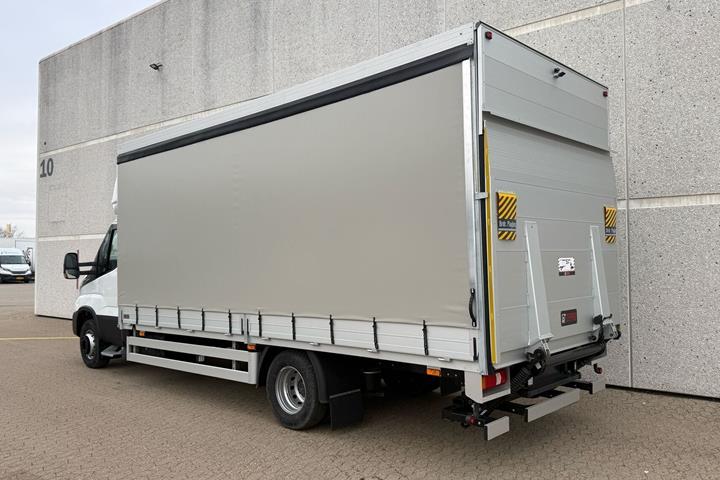 Hvid Iveco Daily fra 2026 set udefra