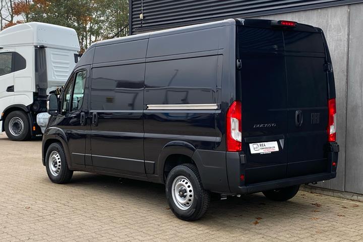 Sort Fiat Ducato fra 2026