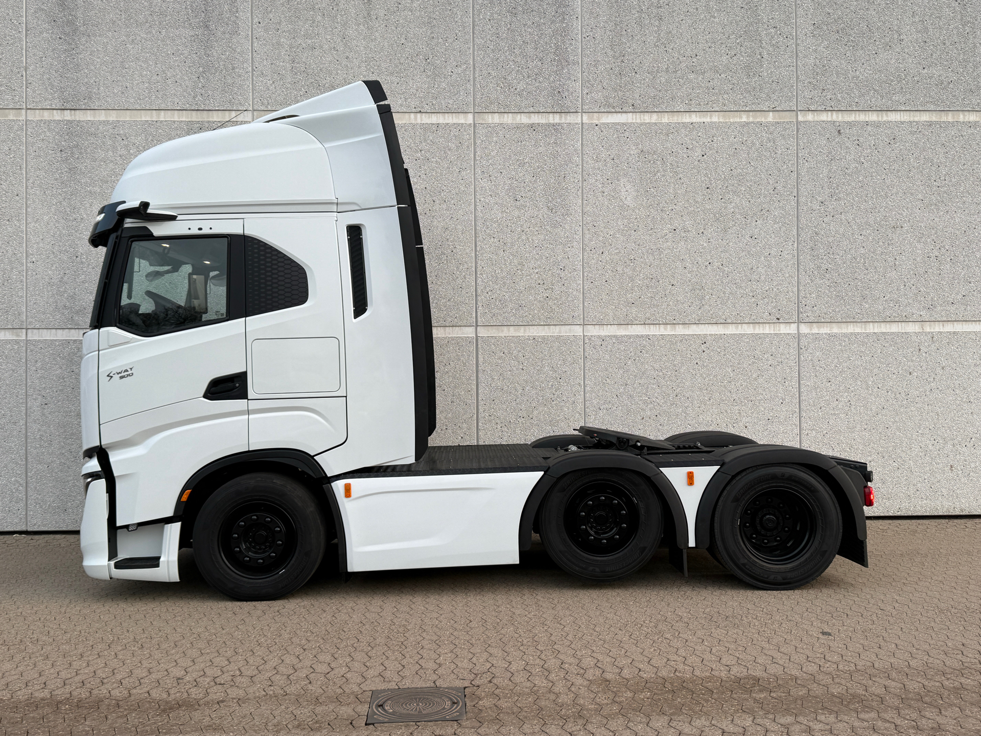 Iveco S-Way D AS440S49-E6e Twinsteer 530HK 12g Aut.