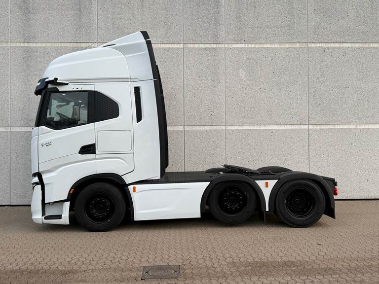 Iveco S-Way D AS440S49-E6e Twinsteer 530HK 12g Aut.