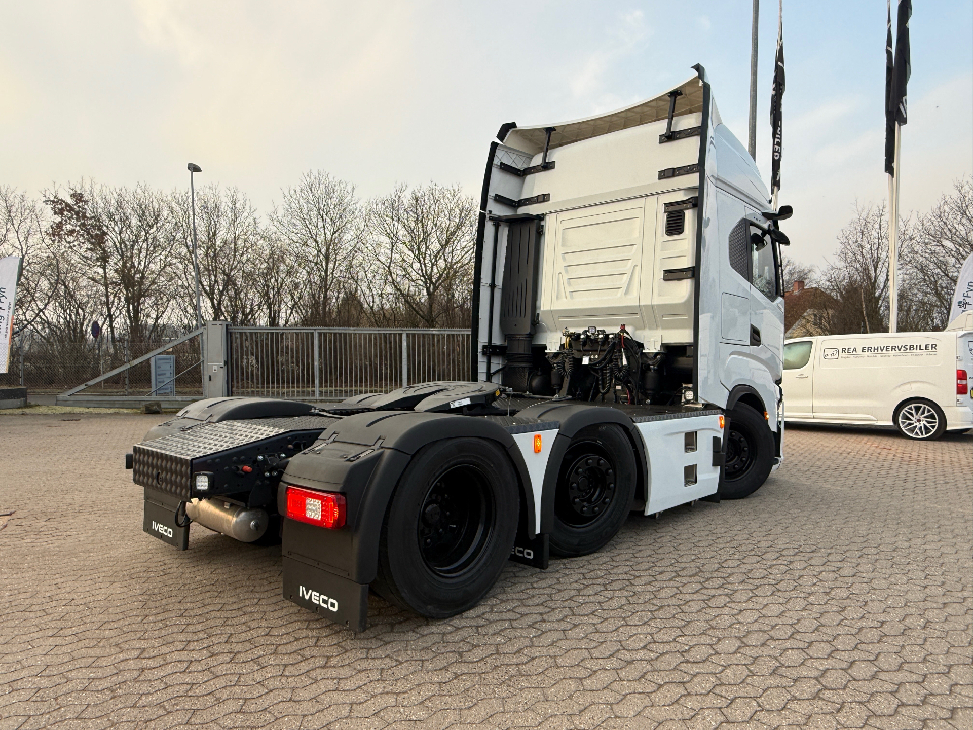 Hvid Iveco S-Way fra 2025