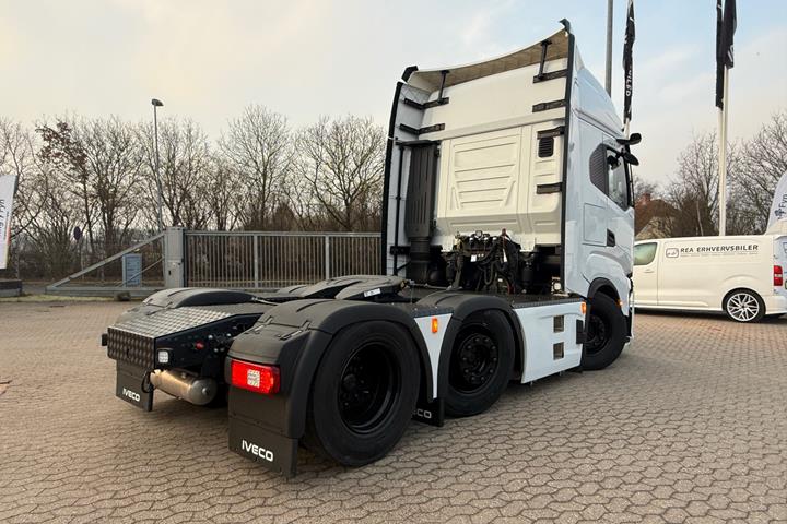 Hvid Iveco S-Way fra 2025