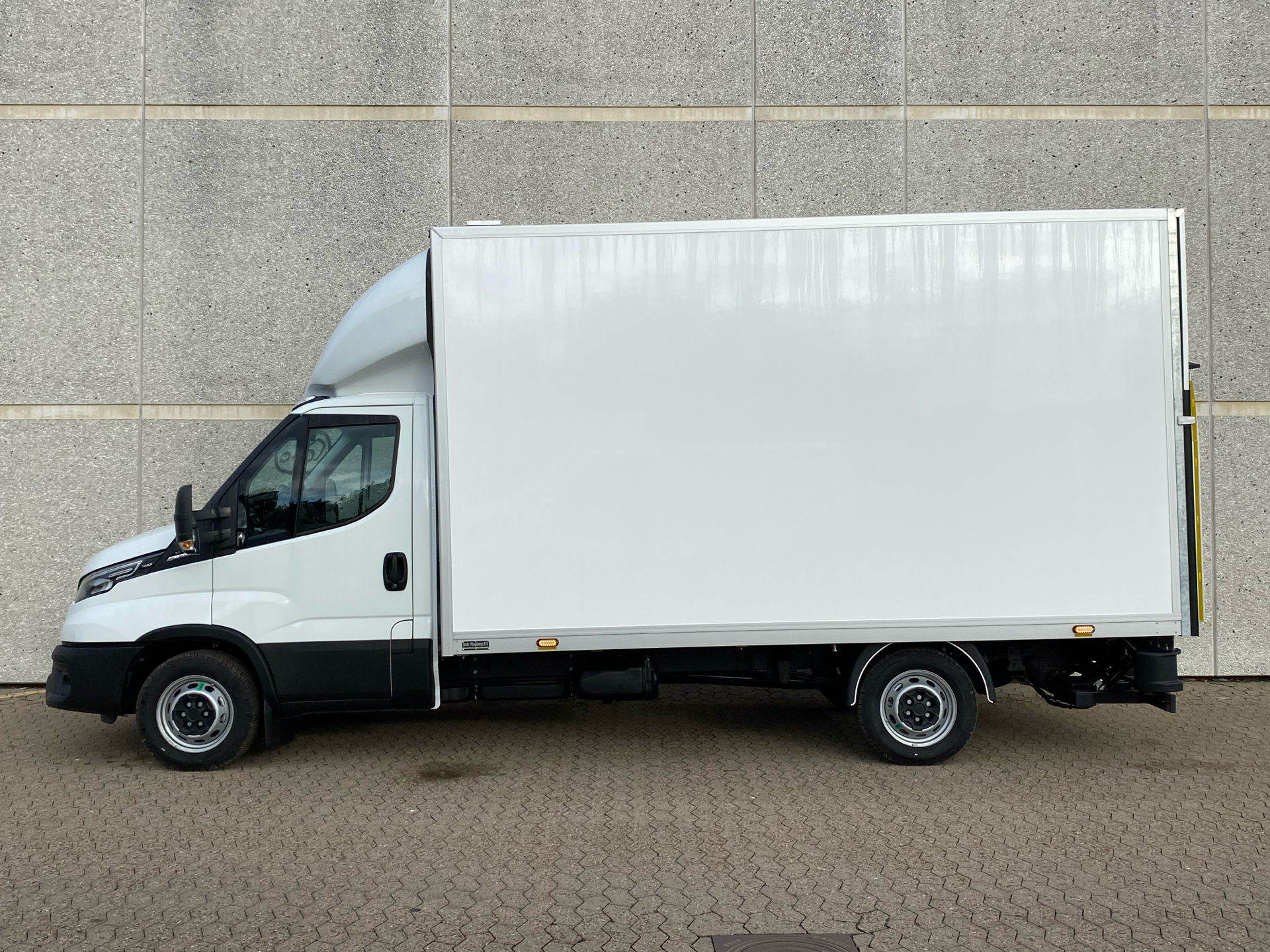 Iveco Daily 3,0 35S18 4100mm D 180HK Ladv./Chas. 8g Aut.