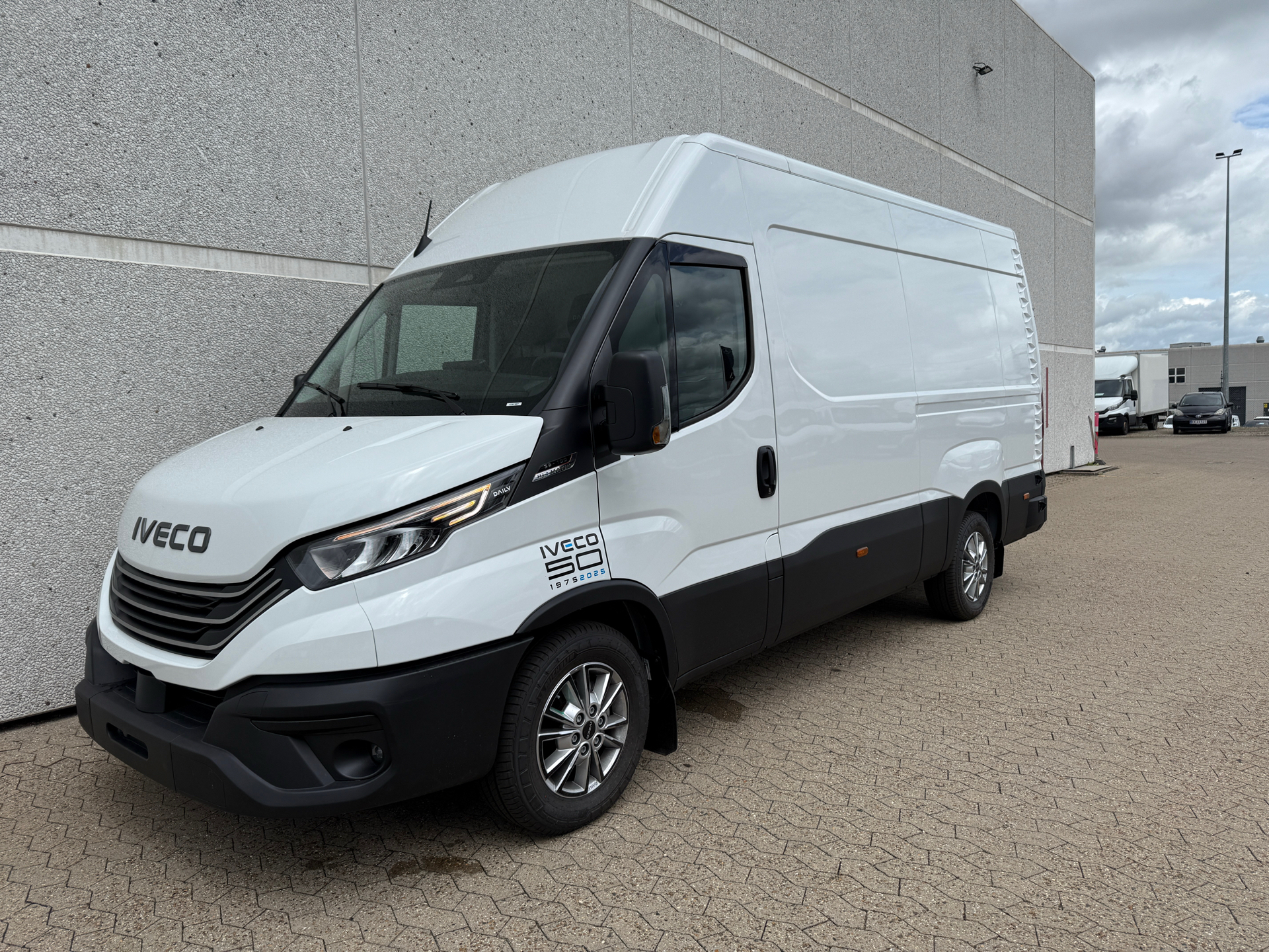 Iveco Daily 3,0 35S18 12m3 D 180HK Van 8g Aut.