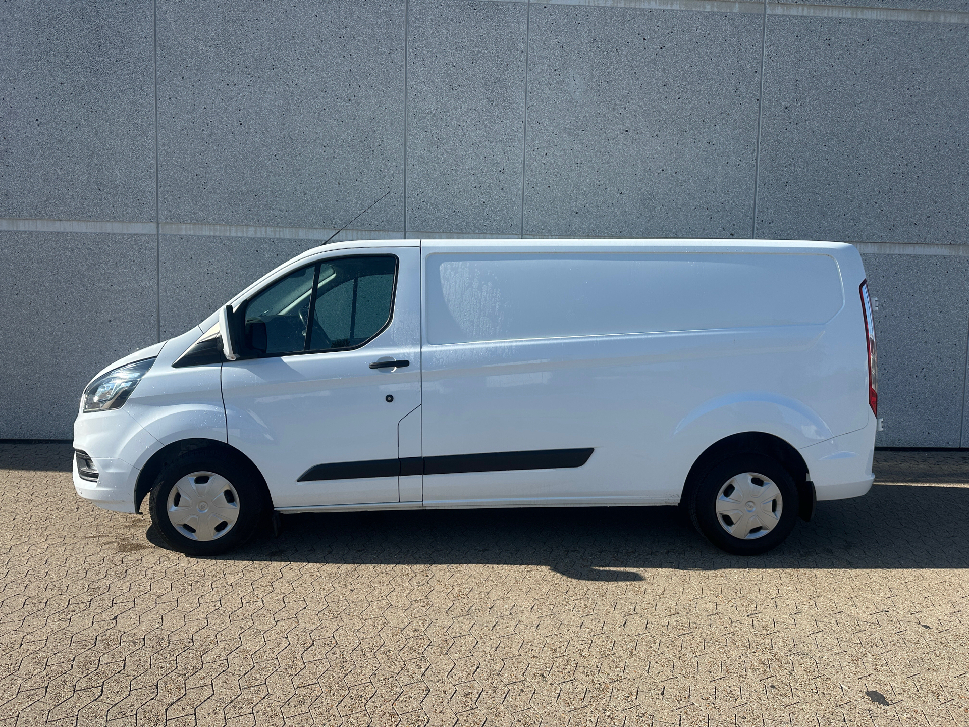 Ford Transit Custom 2,0 300 L2H1 TDCi Trend 170HK Van 6g
