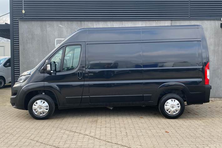 Sort Peugeot Boxer fra 2023