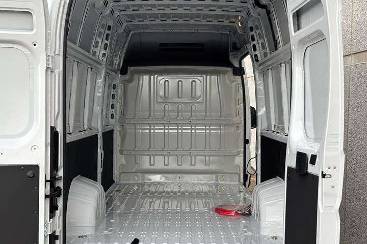Hvid Fiat E-Ducato fra 2026