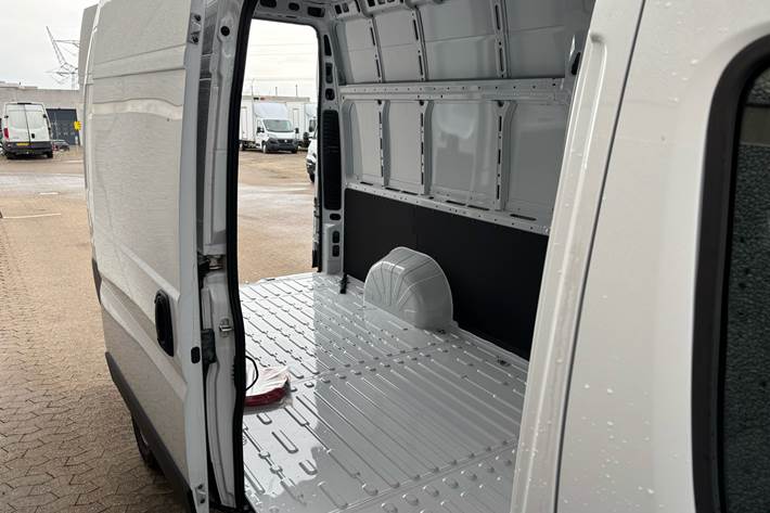 Hvid Fiat E-Ducato fra 2026