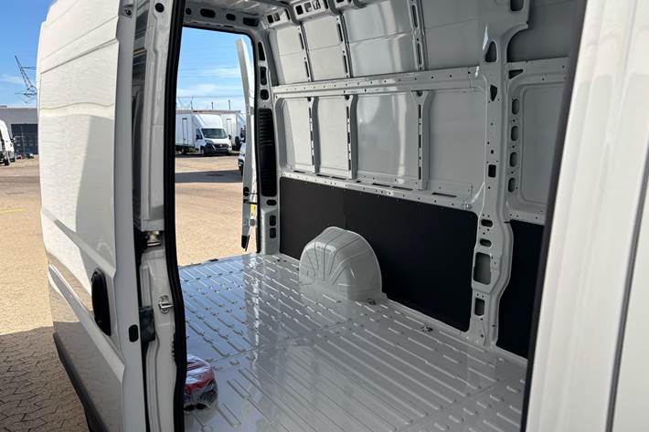 Hvid Fiat E-Ducato fra 2026
