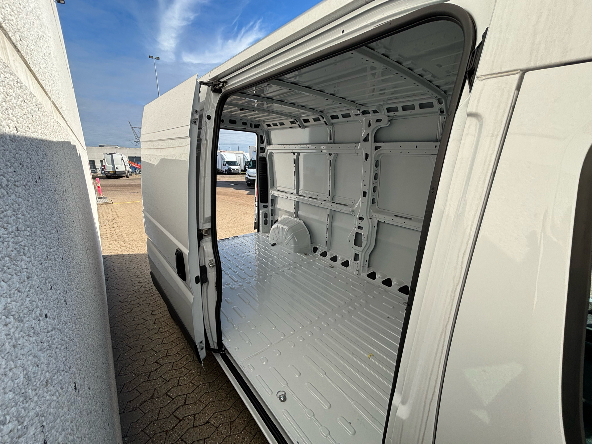 Hvid Fiat Ducato fra 2026