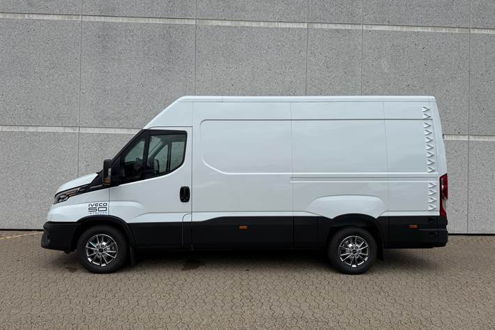 Hvid Iveco Daily fra 2025