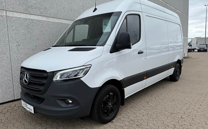 Mercedes Sprinter 2,0 215 CDI A2 H2 150HK Van 9g Aut.