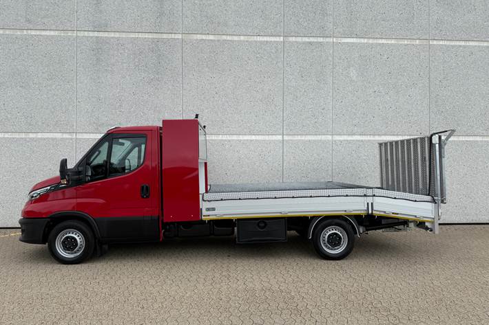 Rød Iveco Daily fra 2025