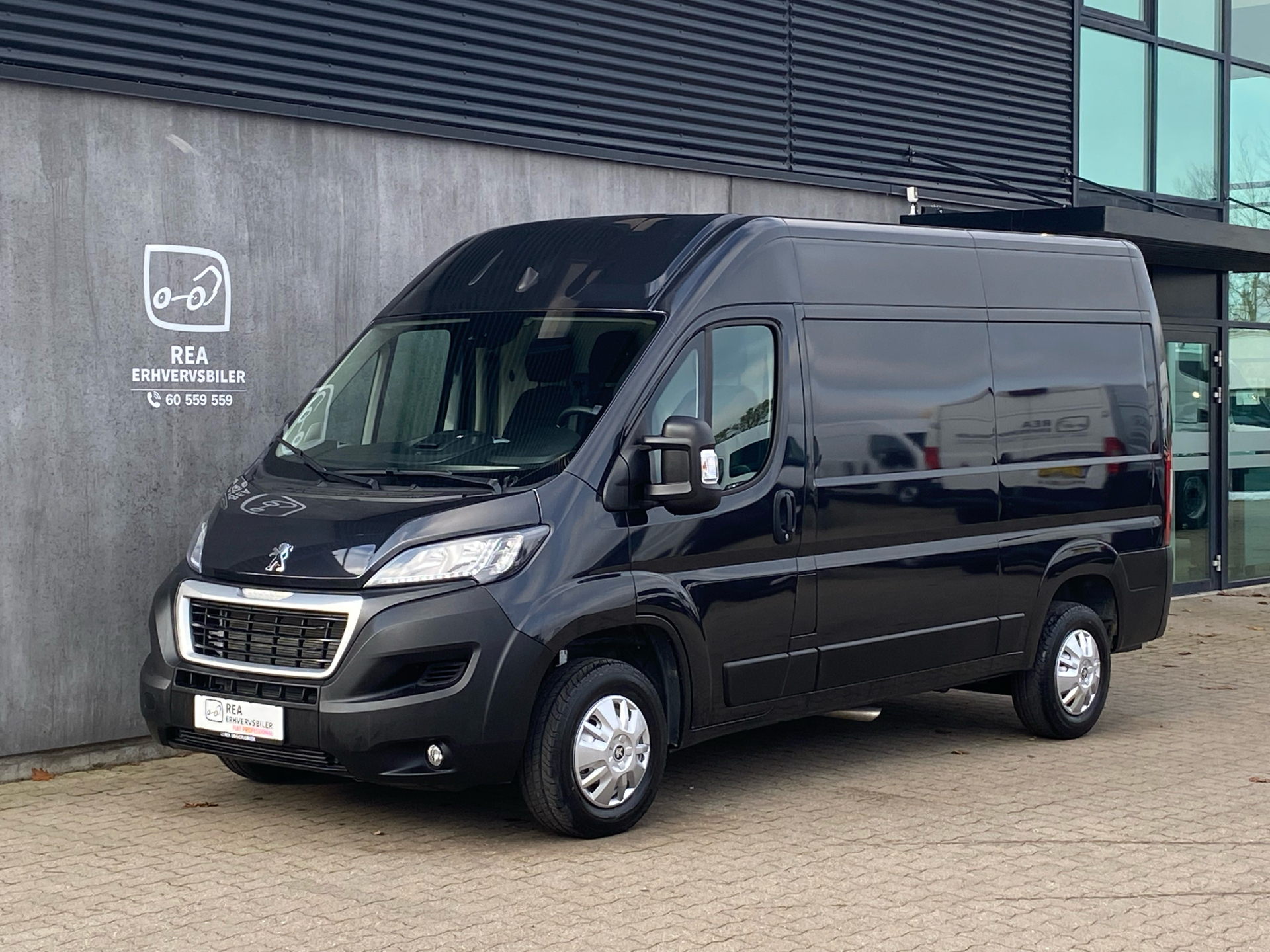 Peugeot Boxer 2,2 333 L2H2 BlueHDi Premium 140HK Van 6g