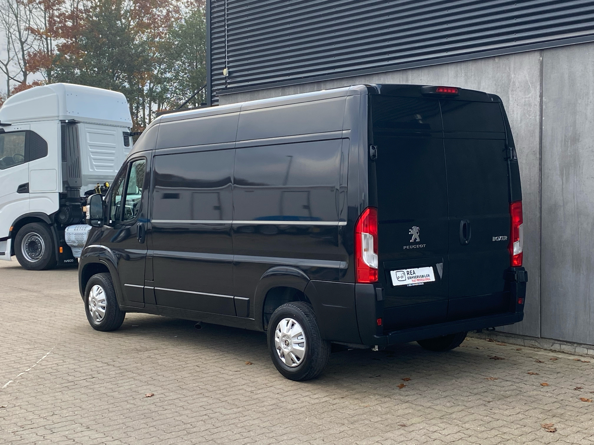 Sort Peugeot Boxer fra 2023