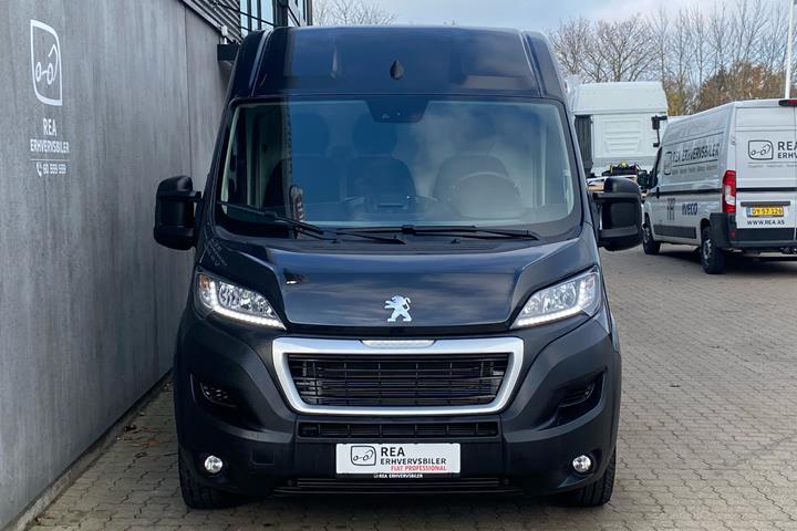 Sort Peugeot Boxer fra 2023