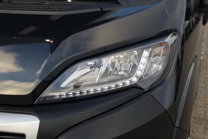 Sort Peugeot Boxer fra 2023