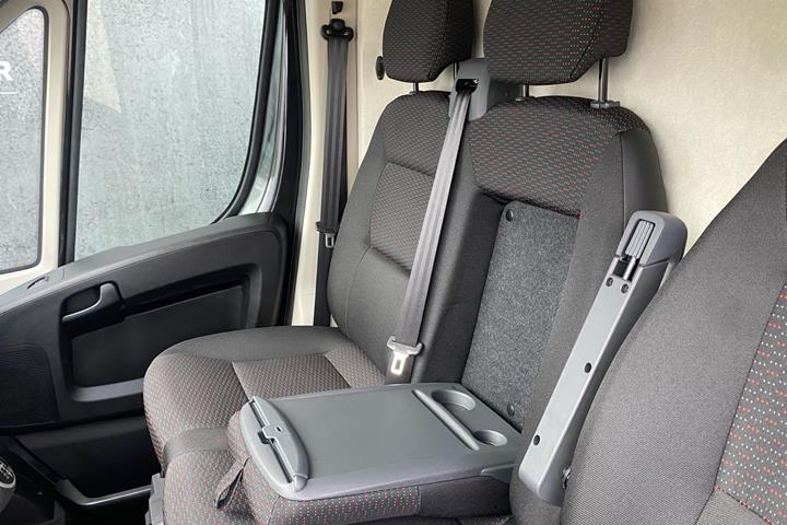 Sort Peugeot Boxer fra 2023