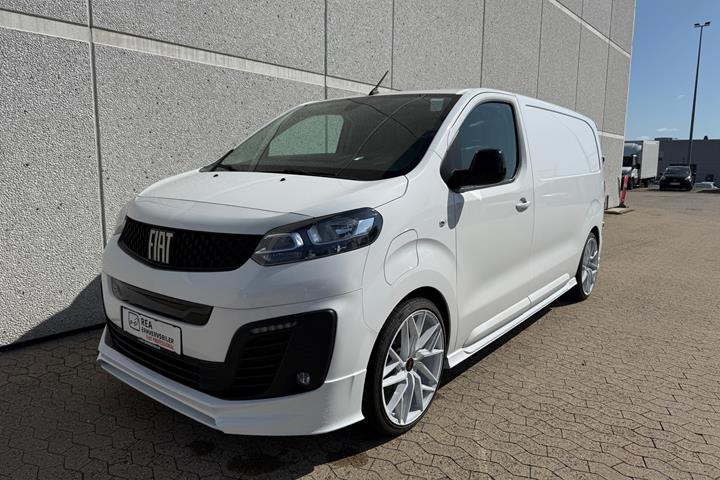 Hvid Fiat E-Scudo fra 2022 set udefra