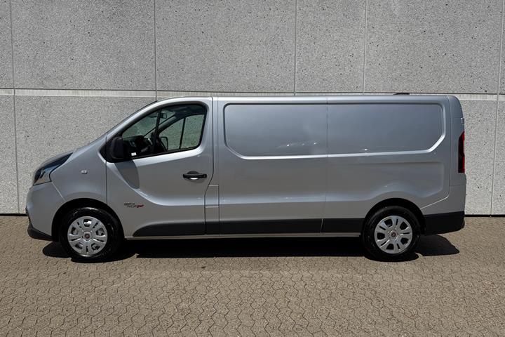 Sølv Fiat Talento fra 2017