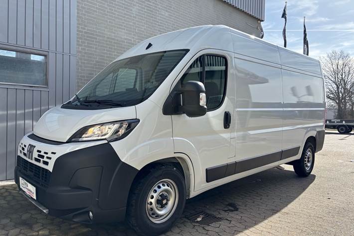Hvid Fiat Ducato fra 2025