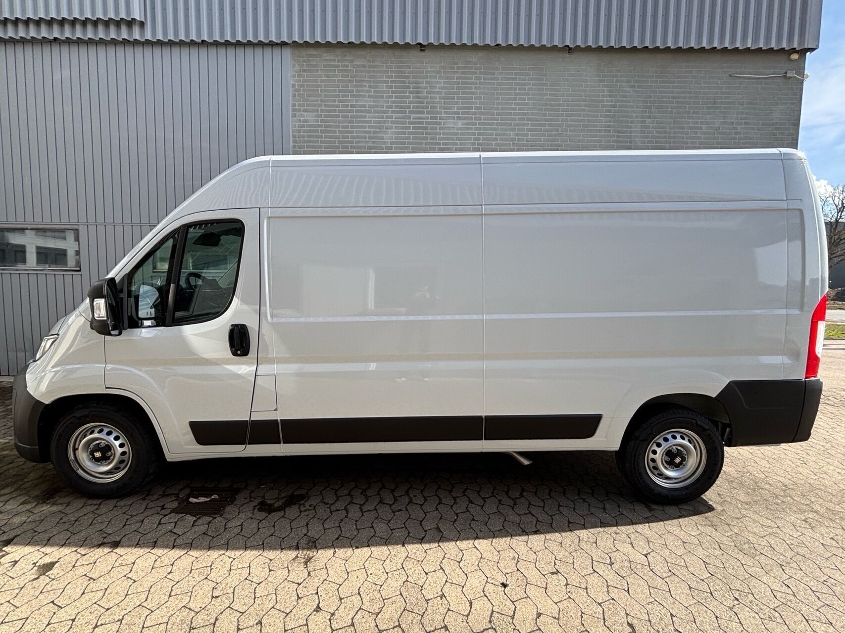 Fiat Ducato 2,2 35M L3H2 Multijet Pro 140HK Van 8g Aut.