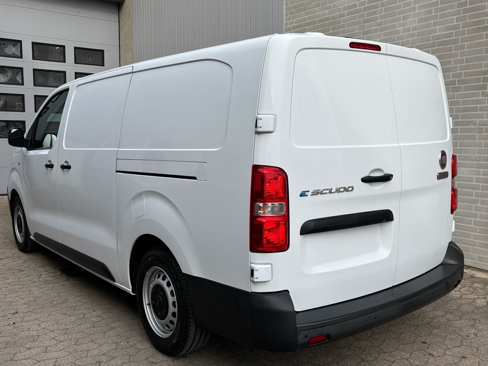 Hvid Fiat E-Scudo fra 2024