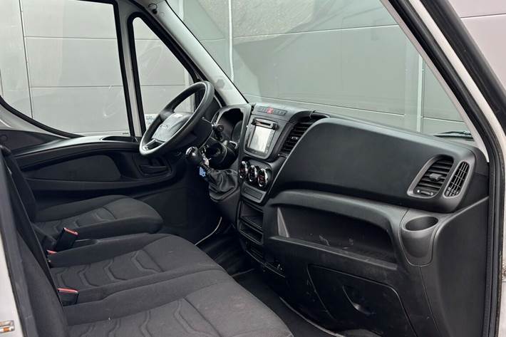 Hvid Iveco Daily fra 2016