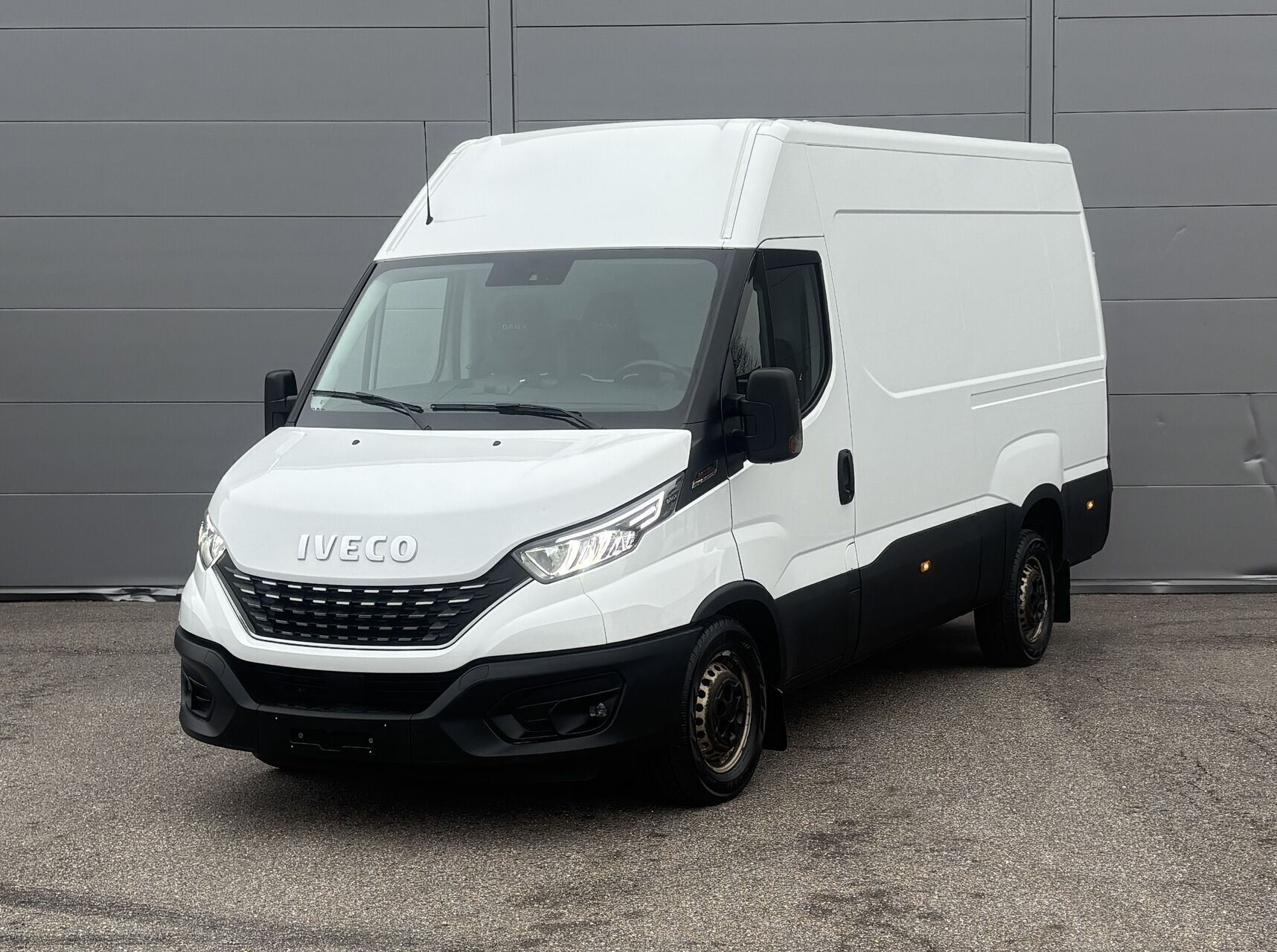 Iveco Daily 3,0 35S18 12m3 D 180HK Van 8g Aut.