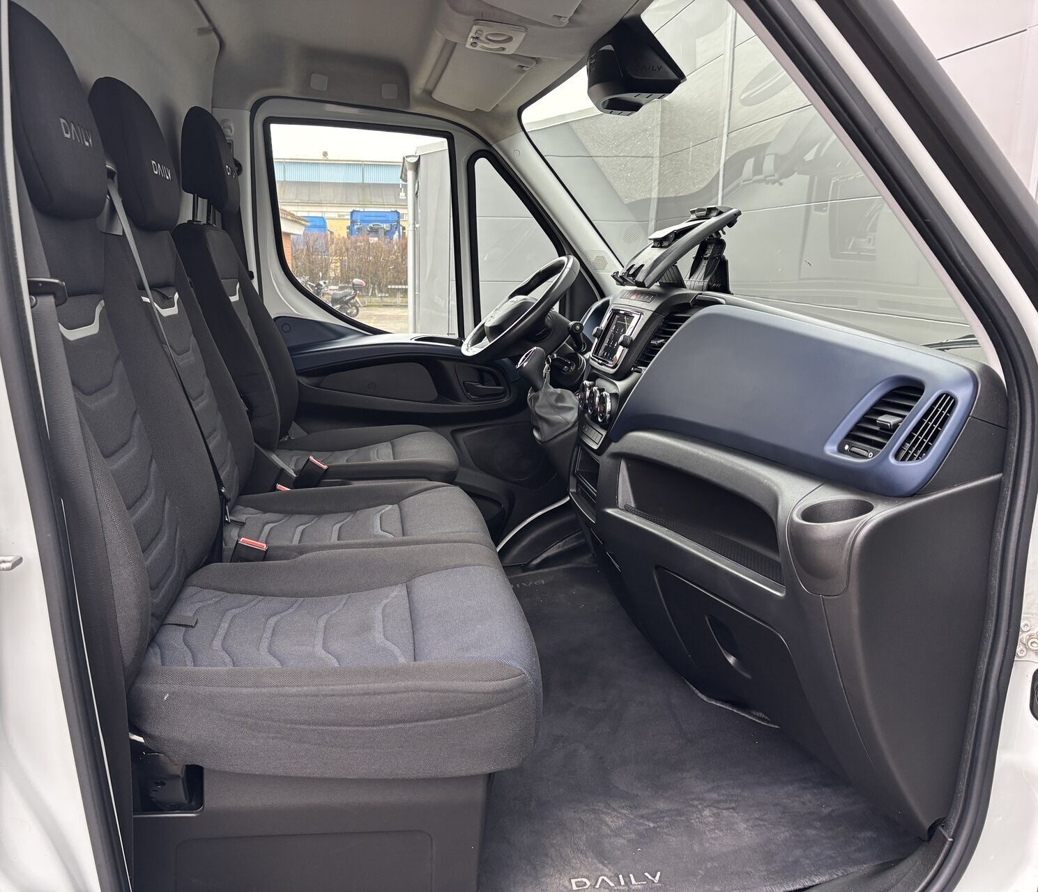 Hvid Iveco Daily fra 2020