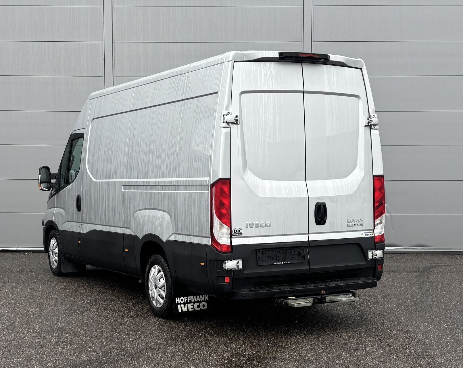 Grå Iveco Daily fra 2017