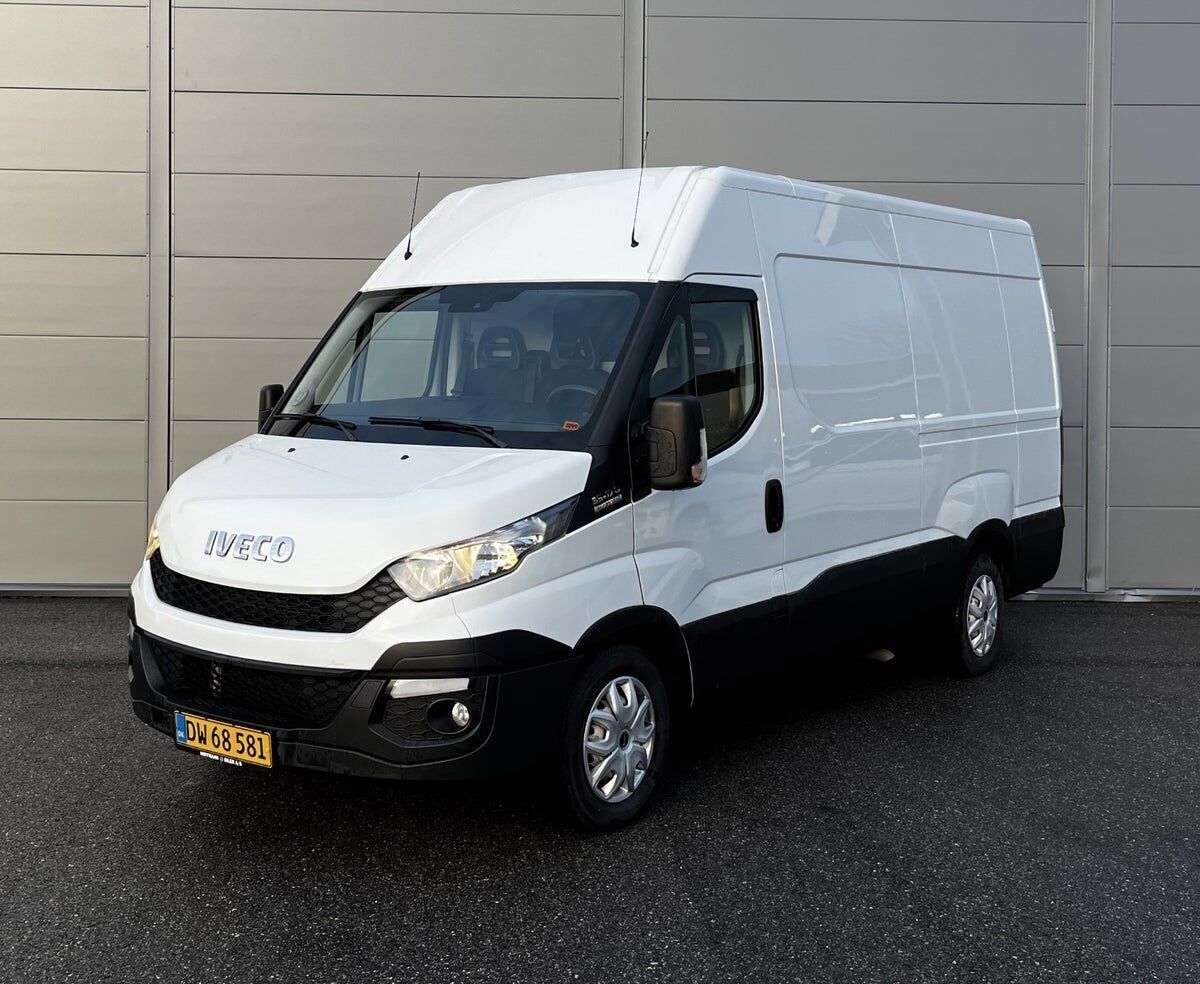 Hvid Iveco Daily fra 2016