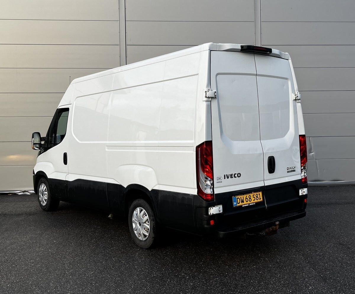 Hvid Iveco Daily fra 2016