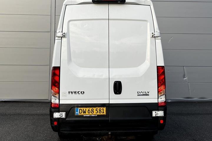 Hvid Iveco Daily fra 2016
