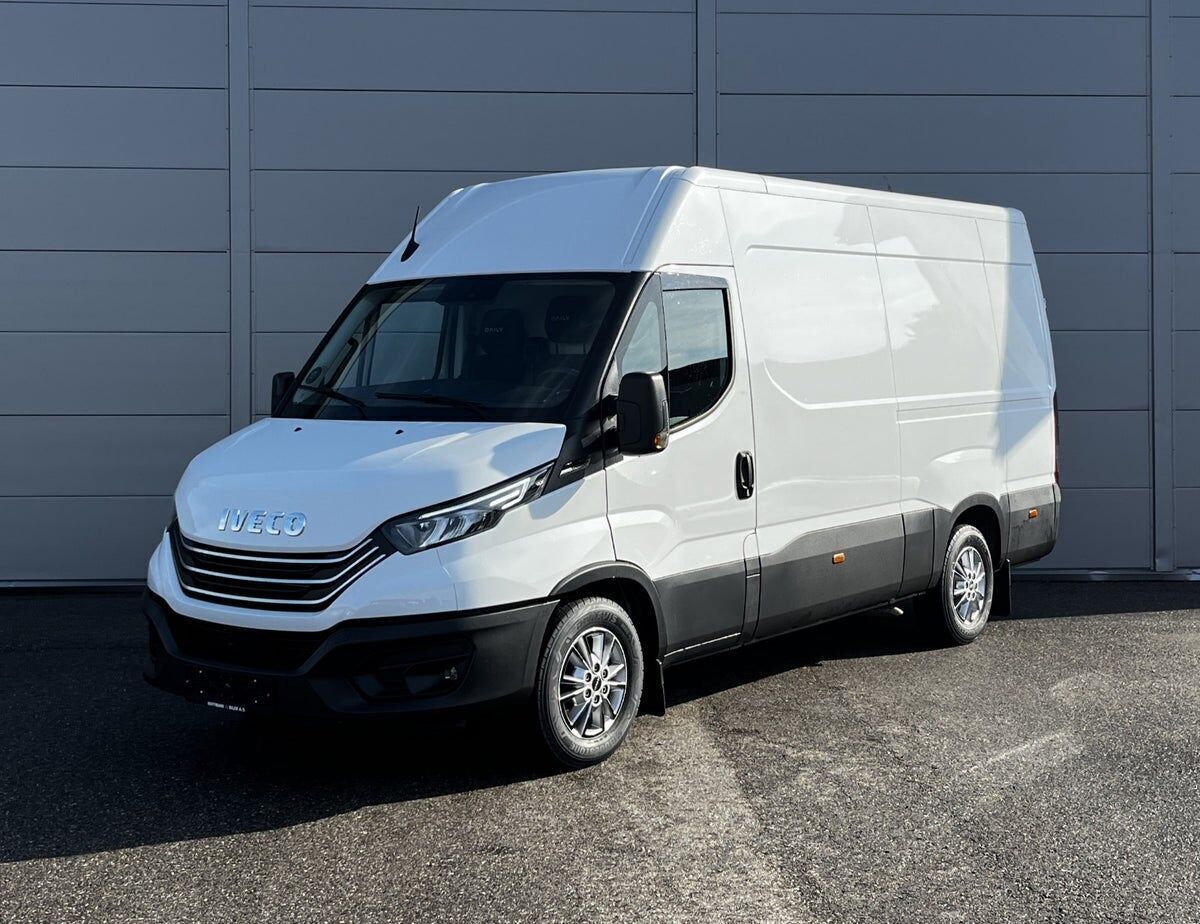 Hvid Iveco Daily fra 2023